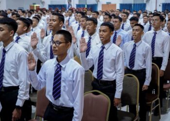 ASASI  bukan sekadar laluan ke universiti tetapi medan latihan untuk menjadi insan yang lebih berdikari, berdisiplin dan matang dalam membuat keputusan.