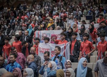 UNIVERSITI bersaing dalam pasaran untuk yuran pelajar, pengiktirafan antarabangsa (ranking) dan prestasi metrik yang ditentukan secara luaran.