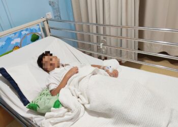 IZZUL Islam ditempatkan wad Hospital Pakar KPJ Puteri, Johor Bahru selepas pengsan selain mengadu loya dan muntah sejak tiga hari lalu.