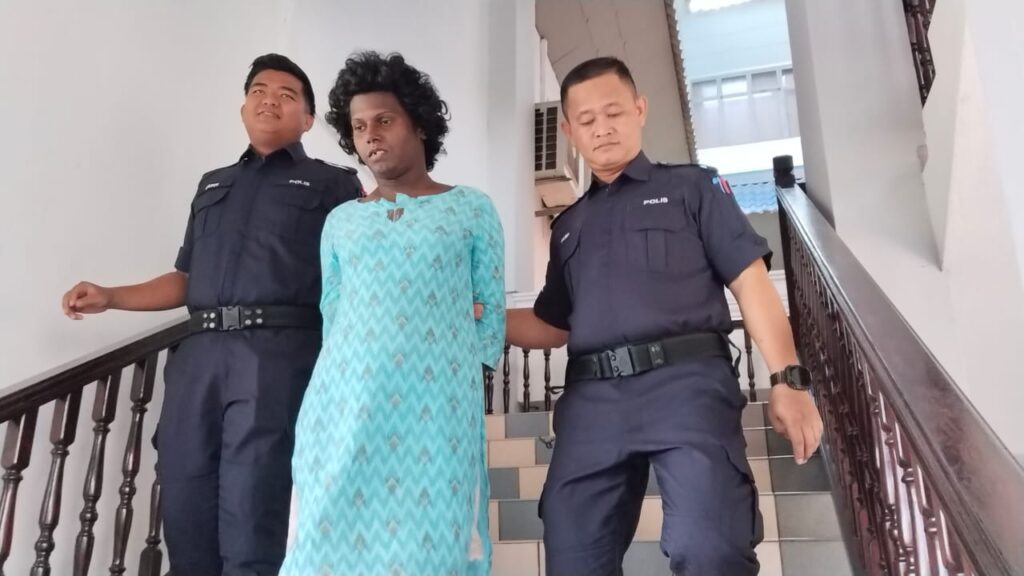 Lelaki ‘lembut’ mengaku tetak guna pisau pemotong daging 1 300825 MLK MAHKAMAH TIKAM