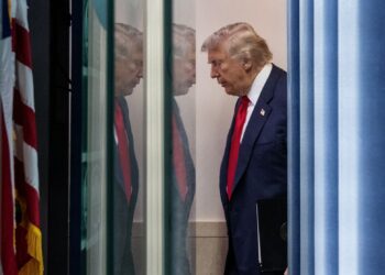 DONALD Trump bakal mengadakan pertemuan dengan rakan sejawatnya, Presiden Russia, Vladimir Putin di Alaska Jumaat ini. - AFP