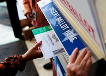 PETANDBIRAN Donald Trump mahu menghapuskan undi pos yang didakwa tidak telus. - AFP