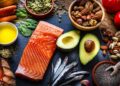 MENGAMALKAN diet Mediterranean secara konsisten mampu mengurangkan risiko demensia sekurang-kurangnya 35 peratus. - AGENSI