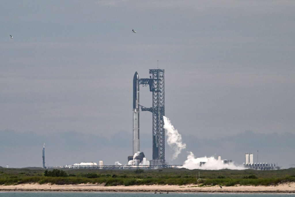 34 2 space x tangguh pix