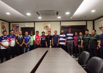 BARISAN pengurus pasukan pada sidang mesyuarat menjelang Piala Agong 2025 di Wisma Majlis Olimpik Malaysia (MOM), semalam. - IHSAN KRM