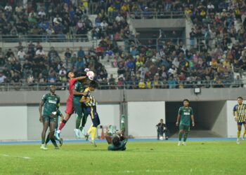 PADANG stadium Tuanku Syed Putra, di sini, akan dinaik taraf selepas perlawanan keempat Liga A1 Semi Pro antara Perlis Guar Syed Alwi (GSA FC) dan Johor Darul Takzim II pada 15 September depan..-UTUSAN/IZLIZAN OTHMAN
