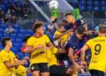 PEMAIN JDT, Eddy Esrafilov melakukan tandukan ketika berdepan Negeri Sembilan FC dalam aksi Liga Super di Stadium Sultan Ibrahim, malam ini.- IHSAN JOHOR SOUTHERN TIGERS