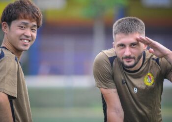 Jovan Motika (kanan) bakal menjadi tumpuan dalam dalam aksi Negeri Sembilan FC berdepan Selangor FC, malam ini.-IHSAN NSFC
