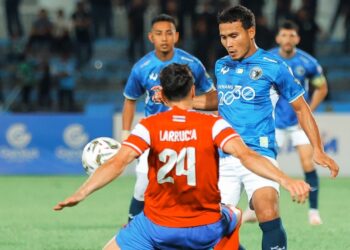 AKSI Penang FC menentang KL City FC dalam aksi Liga Super,  semalam.-IHSAN PENANG FC