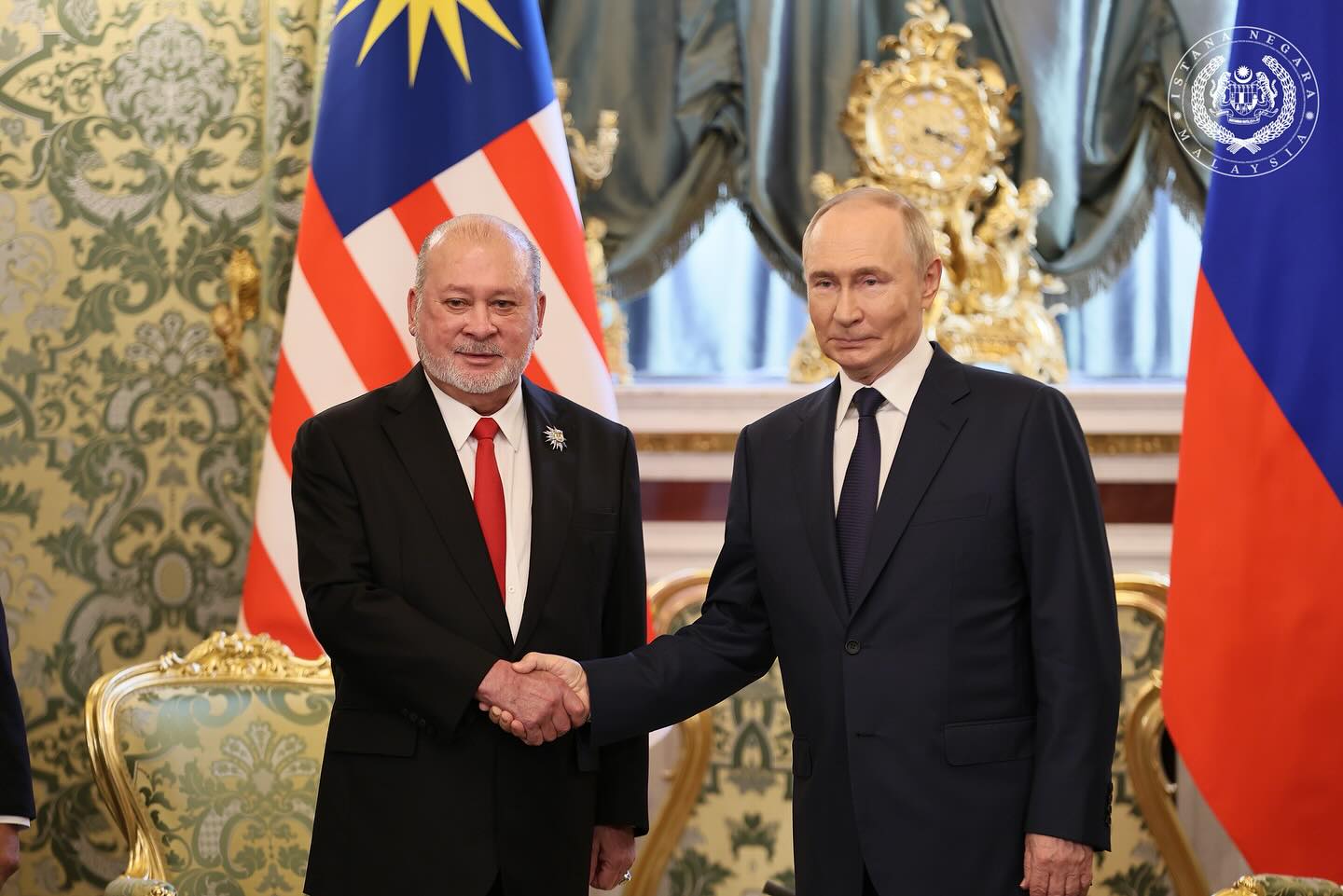 AGONG DAN PUTIN
