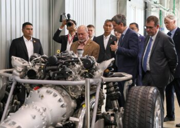 SULTAN Ibrahim berkenan melawat Pusat Pembangunan Teknologi Automotif Rusia (NAMI) di Moscow, hari ini, sebagai sebahagian daripada lawatan negara Seri Paduka ke Russia.