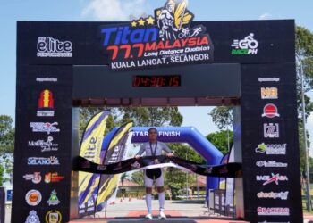 ABDULLAH berjaya merangkul gelaran peserta tempatan terbaik selepas menamatkan saingan Titan 77.7 di tempat kedua keseluruhan.-IHSAN PENGANJUR