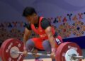 Aniq Kasdan cuba mengangkat bebanan 142 kilogram dalam kategori clean & jerk pada Kejohanan Angkat Berat Komanwel 2025 di Ahmedabad, India, kelmarin. - AGENSI
