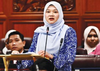 FADHLINA SIDEK