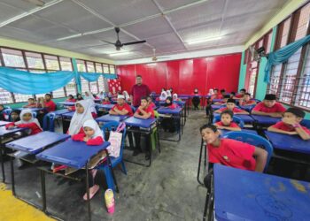 KEADAaN murid  di SRAR Rahmatud Diniah Kampung Rahmat Changkat Sulaiman, Sungkai dekat Tanjung Malim, Perak semasa  tinjauan baru-baru ini. – UTUSAN/AIN SAFRE BIDIN