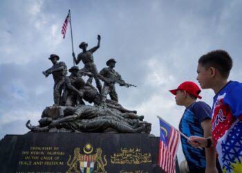 tugu negara menjadi bukti pengorbanan wira negara demi sebuah keamanan.-GAMBAR HIASAN