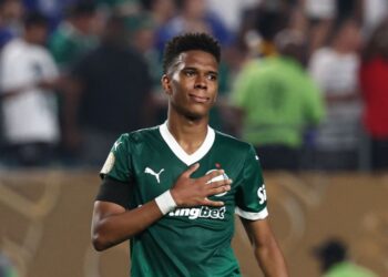 Estevao Willian akhirnya dapat beraksi bersama Chelsea selepas usianya menjangkau 18 tahun dengan yuran perpindahan sebanyak RM170.3 juta. - AFP