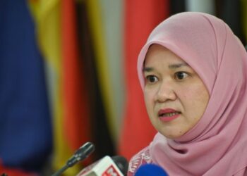 FADHLINA SIDEK