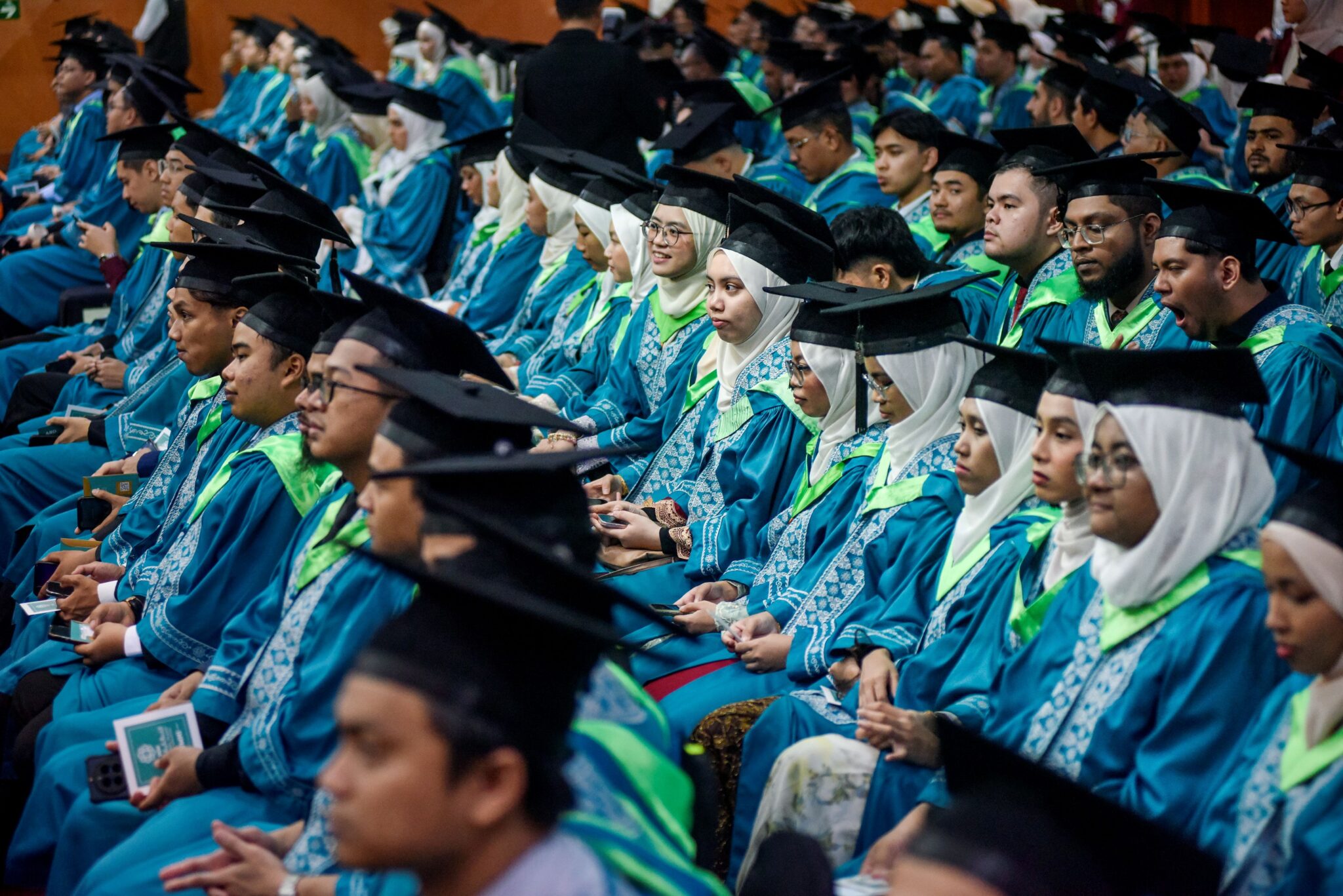 Graduan hari ini, pemimpin masa hadapan