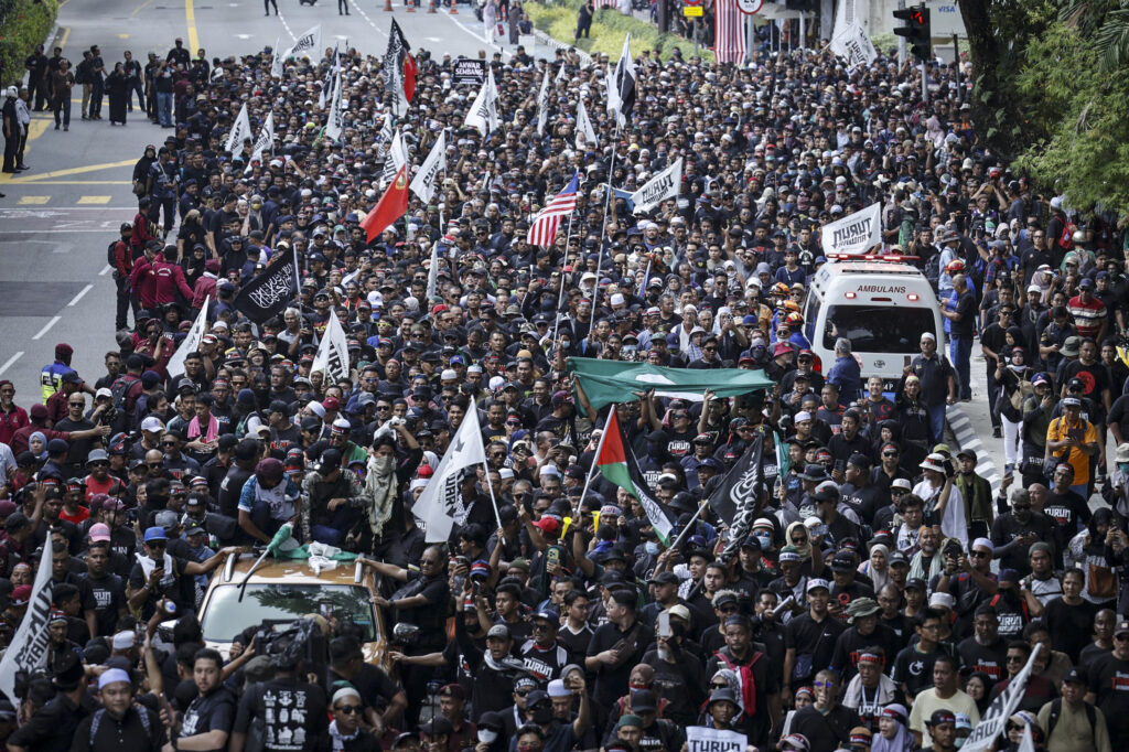 HIMPUNTURUNAWAR007