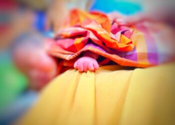KEADAAN bayi yang ditemukan masih bernyawa ditinggalkan di sebuah pondok bas, Jalan Lama Kulim menghala ke Lembaga Kemajuan Ikan Malaysia (LKIM) Tok Bali, Pasir Puteh, Kelantan hari ini.