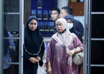 EDA Ezrin (kiri) mohon diberikan ruang dan tidak diganggu selepas dibebaskan atas pertuduhan pil kuda dan penyalahgunaan dadah dari Penjara Wilayah Narathiwat, Thailand.