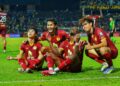 MIO Tsuneyasu (kiri) meraikan gol kedua jaringannya bersama rakan sepasukan dalam aksi Liga Super di antara Negeri Sembilan FC dan  Selangor FC di Stadium Tuanku Abdul Rahman Paroi, Seremban, hari ini.-UTUSAN/MOHD. SHAHJEHAN MAAMIN.