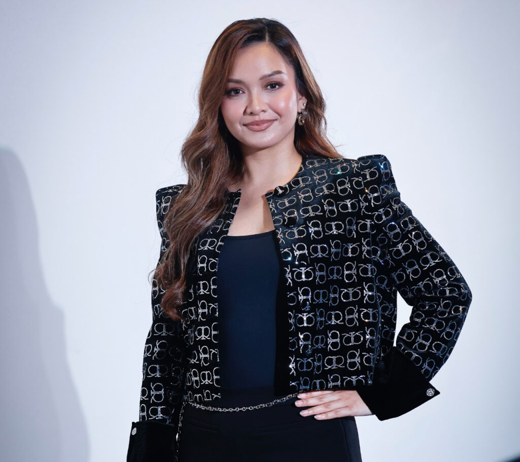 Dimarahi pelakon senior, dia panggil saya bodoh – Azira Syafinaz