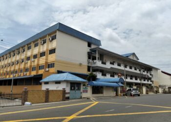 SEBAHAGIAN penduduk daerah Segamat dikejutkan dengan gempa bumi lemah susulan yang ketiga pagi ini selepas 72 jam gegaran pertama pada Ahad lalu