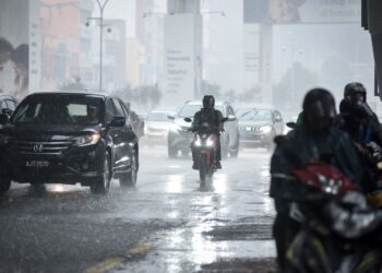 METMALAYSIA mengeluarkan amaran ribut petir, hujan lebat dan angin kencang yang dijangka melanda beberapa negeri sehingga pukul 9 malam ini.