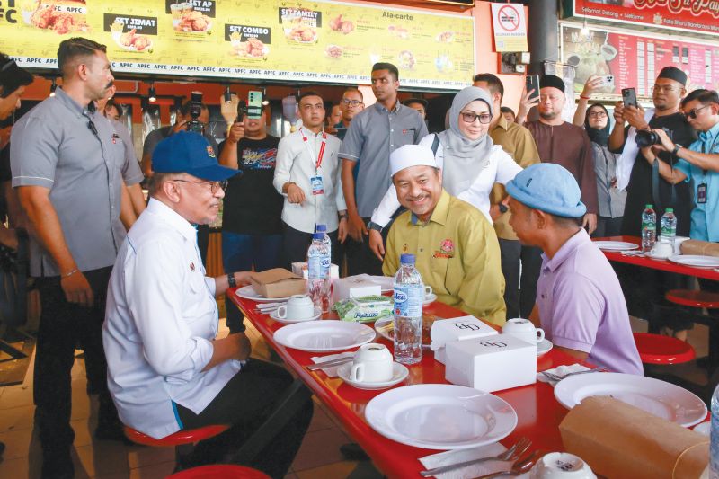 Bagai mimpi PM, MB singgah kedai saya