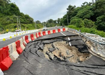 PENDUDUK Orang Asli Kampung Jekjok, Pos Brooke di Gua Musang, Kelantan mendakwa kewujudan lubang benam disebabkan pembukaan kebun sayur di kawasan berhampiran. – UTUSAN/AIMUNI TUAN LAH