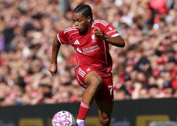 Rio Ngumoha mempamerkan persembahan memukau ketika beraksi bersama skuad Liverpool menentang Yokohama FC dan Athletic Club dalam perlawanan pramusim. - AFP