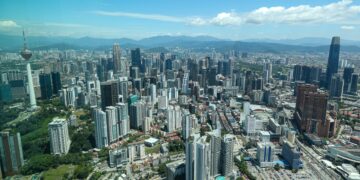 KEDUDUKAN Malaysia sebagai hab pembuatan dan perkhidmatan di Asia Tenggara memberikan landasan yang kukuh untuk transformasi digital.