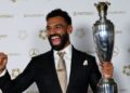 Mohamed Salah menerima Anugerah Pemain Lelaki Terbaik Tahunan Persatuan Pemain Bolasepak Profesional (PFA) di Manchester, semalam. - AFP