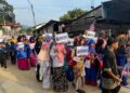 LEBIH 100 orang murid dari 12 buah sekolah rendah sekitar DUN Johol menyertai perarakan menjelang hari kebangsaan pada program Karnival Anak Merdeka DUN Johol di Dewan Renggoh, Johol, Kuala Pilah hari ini. - UTUSAN/NOR SHAFIQAH MOHD. GHAZALI