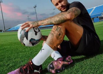 BINTANG Brazil menggayakan kasut bola jenama PUMA, Future 8 Ultimate FG.-IHSAN PUMA