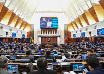 ADA ucapan yang penuh emosi, ada yang meleret tanpa hala tuju, malah ada yang lebih layak dianggap ceramah politik berbanding wacana rasmi pembuat dasar.