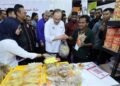 ANWAR Ibrahim dan Ahmad Zahid Hamidi diiringi Ahmad Shabery Cheek (tiga, kiri) melawat reruai selepas merasmikan Program Karnival Mega 3 Dimensi (MK3D) tahun 2025 di Pusat Dagangan dan Pameran Antarabangsa, Kuala Lumpur, semalam. – MINGGUAN/AMIR KHALID