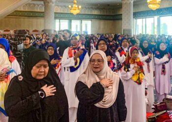 ANTARA peserta yang hadir pada Program Malaysia #QuranHour 2025, di Masjid Negara, di sini hari ini. - UTUSAN/HANAFI ZULKEFLI