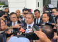 HAMID Ismail ditemui pemberita di luar Mahkamah Kota Kinabalu, Sabah selepas prosiding pendakwaan terhadap lima remaja dalam kes buli Allahyarham Zara Qairina Mahathir semalam.