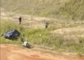 VIDEO tular di media sosial memaparkan anggota polis mengejar tiga orang suspek curi kabel TM di kawasan belakang UTHM, Pagoh, Muar, Johor
