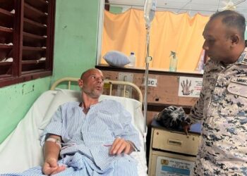 ATES Demiroren yang selamat dalam kejadian kapal layar karam di perairan Pulau Yu-Pulau Redang, Terengganu.