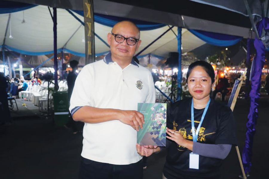 UTU PHG GADISJAKUN BUKUASLI