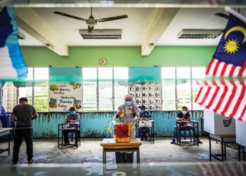 Rakyat Sabah turun mengundi pada PRN ke-16, 2020 di Sekolah Kebangsaan Serusup, Tuaran.