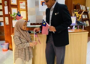 Kerdil tidak menghalang semangat Nursyahirah Najihah Muhamad Rabani melanjutkan pengajian di Kolej Komuniti Jasin  peringkar Sijil  Teknologi Logistik.