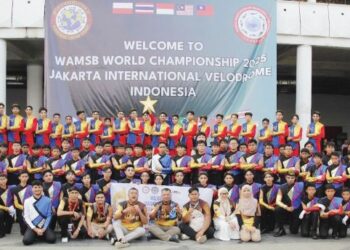PANCARAGAM ancaragam Kor Kadet Victoria Institution bersama Pengetua Abdul Samad Othman dan guru-guru pengiring ketika menyertai  World Association of Marching Show Band (WAMSB) 2025 yang diadakan di Jakarta, Indonesia, baru-baru ini.