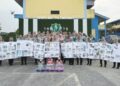 Kumpulan PPS Tingkatan 2 Sekolah Tun Fatimah dengan poster yang  dihasilkan.