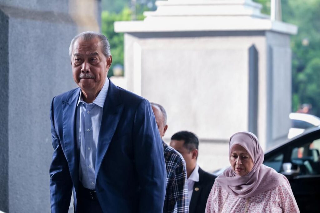 Muhyiddin hantar representasi mohon batal tujuh pertuduhan