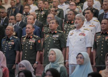 MOHD Nizam Jaffar ketika hadir pada Majlis Pemasyhuran "Hall of Fame" kepada personaliti pertama Maktab Ketahanan Nasional di Putrajaya . - UTUSAN/FAIZ ALIF ZUBIR